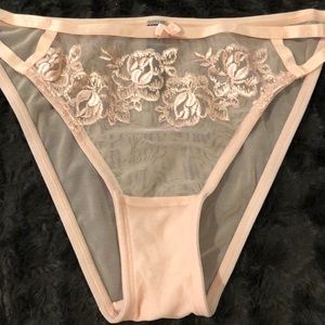 BEAUTIFUL BRAND NEW INTIMATES BY SMART & SEXY💕